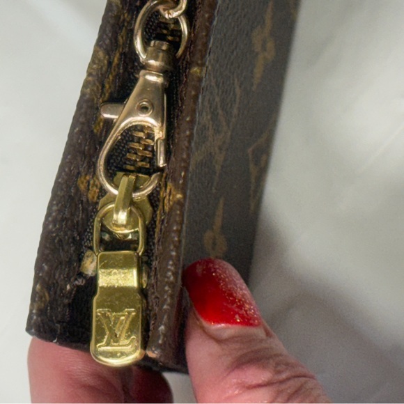 Louis Vuitton LV Bucket  Pouch brown Monogram crossbody - Picture 13 of 17
